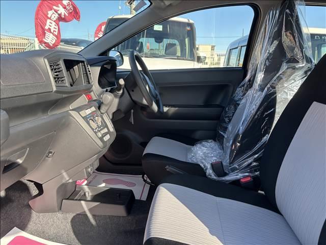 Daihatsu MIRA E:S 2025