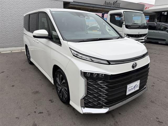 Toyota VOXY 2025