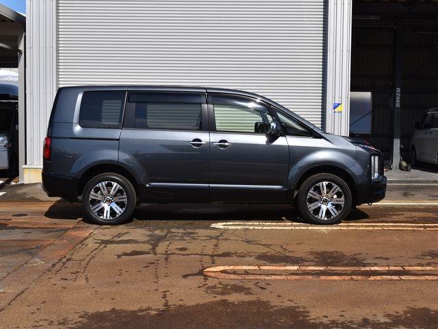 Mitsubishi DELICA D:5 2024