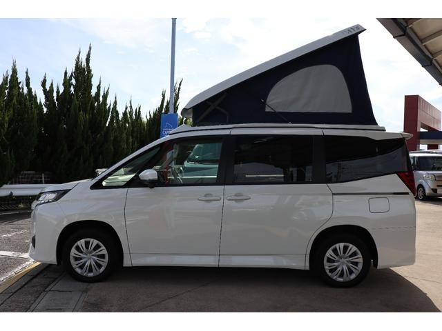 Toyota NOAH 2022