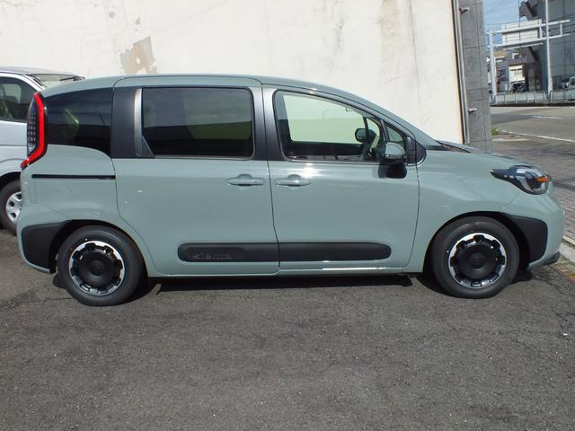 Toyota SIENTA 2025