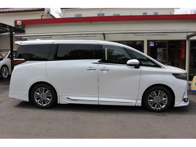 Toyota ALPHARD HYBRID 2026