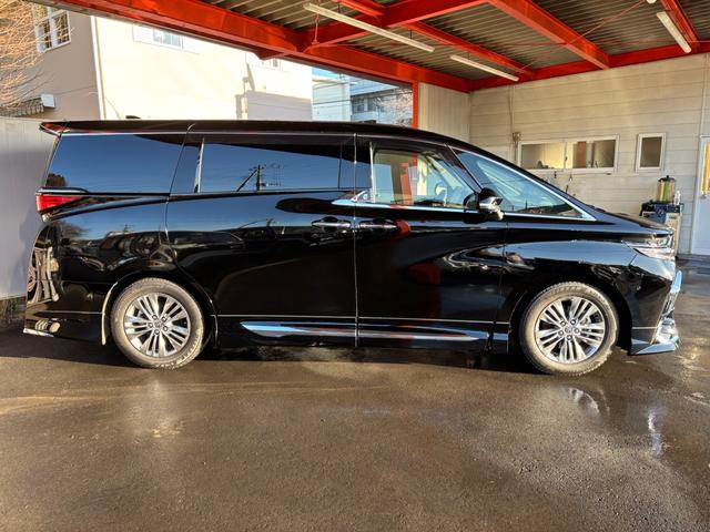 Toyota ALPHARD 2024