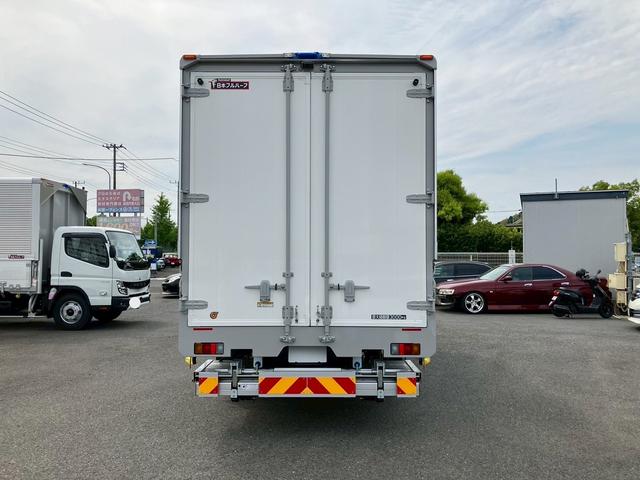 Mitsubishi Fuso CANTER 2025
