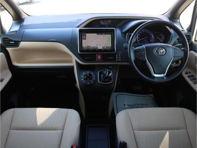 Toyota NOAH 2016