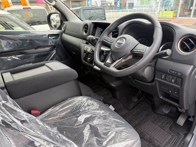 Nissan CARAVAN 2025