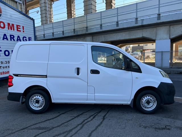 Nissan NV200 VANETTE VAN 2012