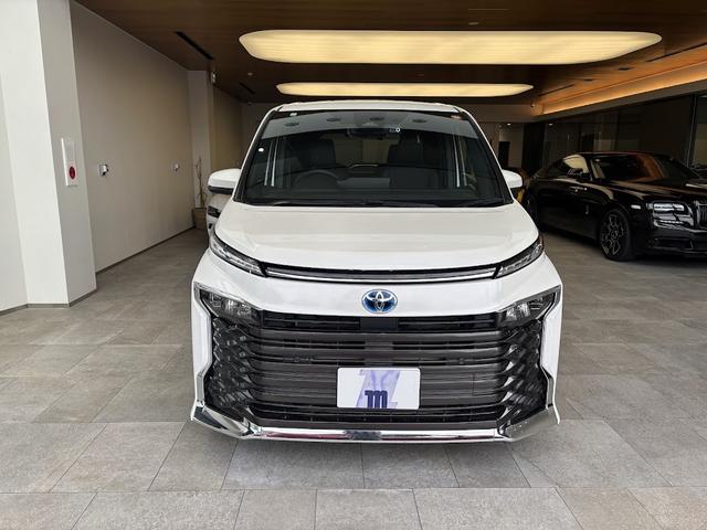 Toyota VOXY 2023