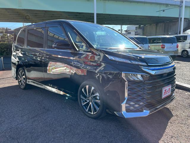 Toyota VOXY 2023