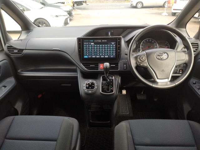 Toyota VOXY 2016