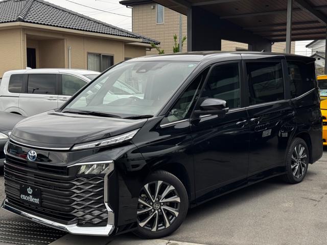 Toyota VOXY 2023