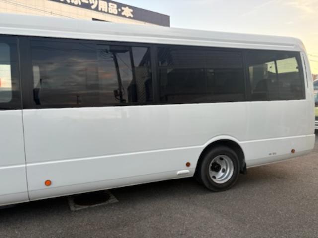 Mitsubishi Fuso ROSA 2015