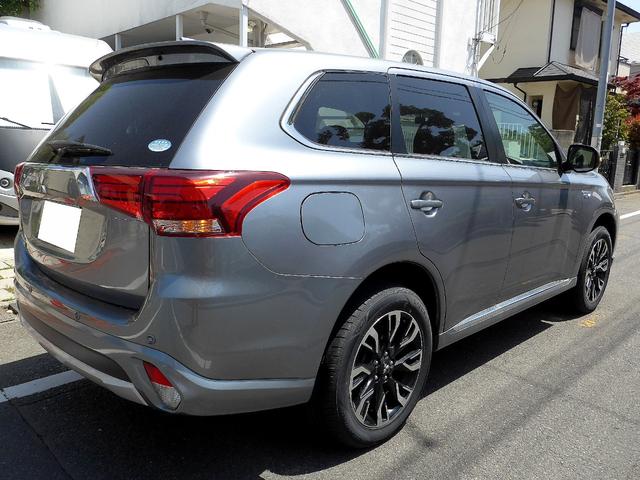 Mitsubishi OUTLANDER PHEV 2015