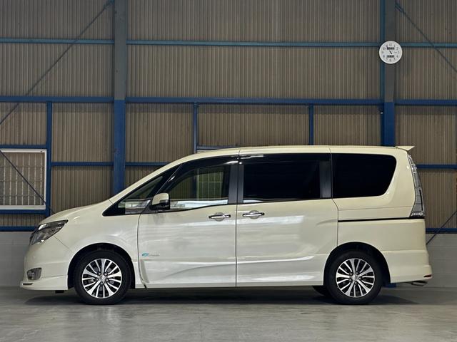 Nissan SERENA 2015