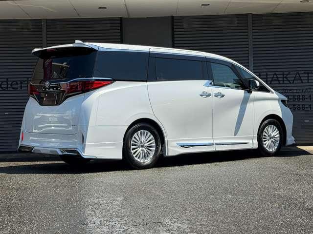 Toyota ALPHARD HYBRID 2026