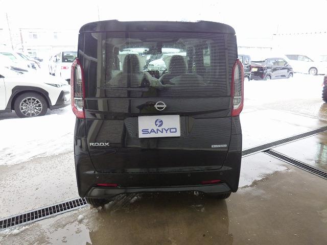 Nissan ROOX 2025