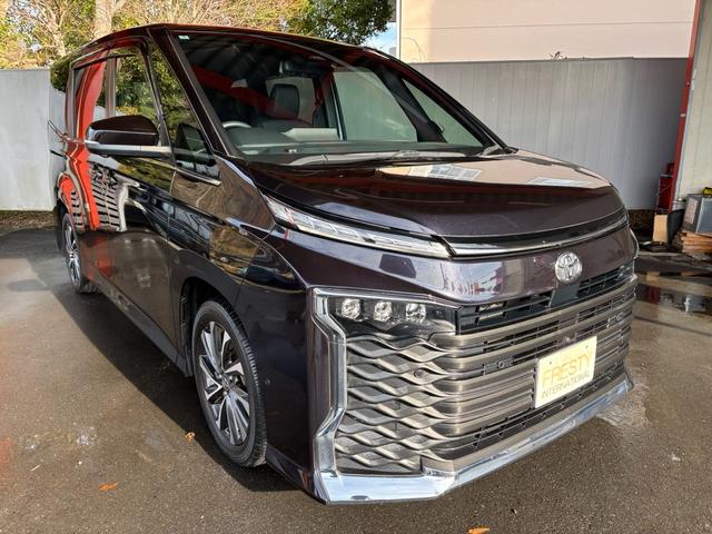Toyota VOXY 2022