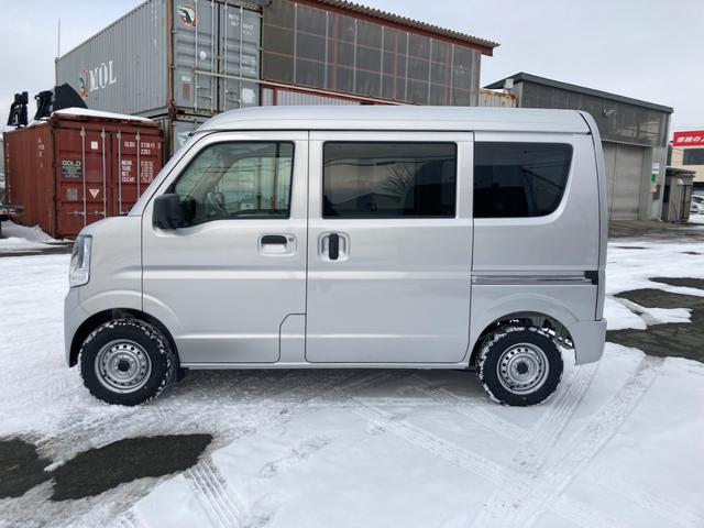 Mitsubishi MINICAB VAN 2025