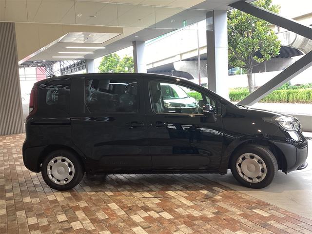 Toyota SIENTA 2025