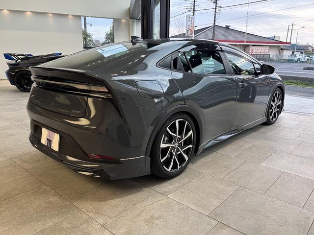 Toyota PRIUS 2025