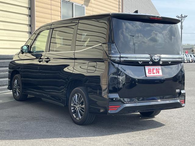 Toyota VOXY 2024