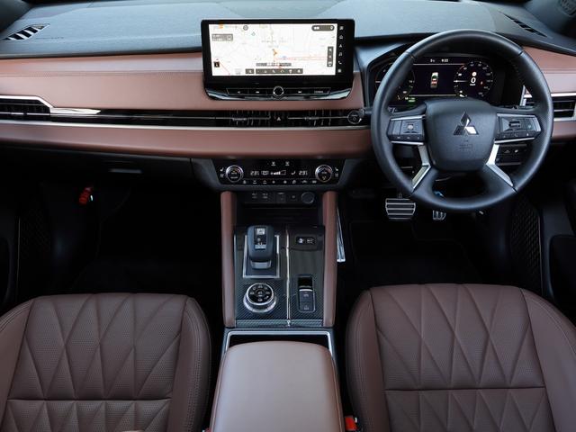 Mitsubishi OUTLANDER PHEV 2025