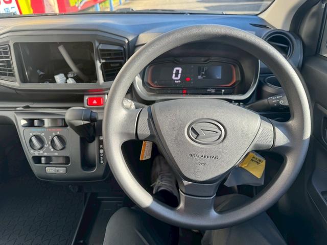 Daihatsu MIRA E:S 2025