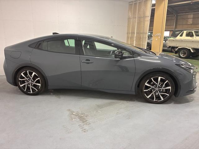 Toyota PRIUS 2023