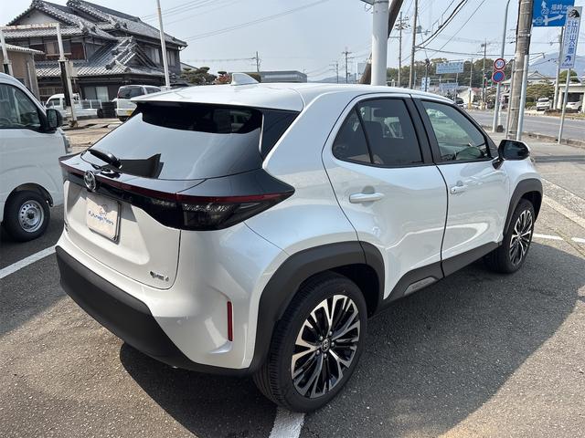 Toyota YARIS CROSS 2025