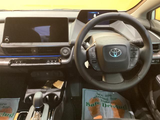 Toyota PRIUS 2025
