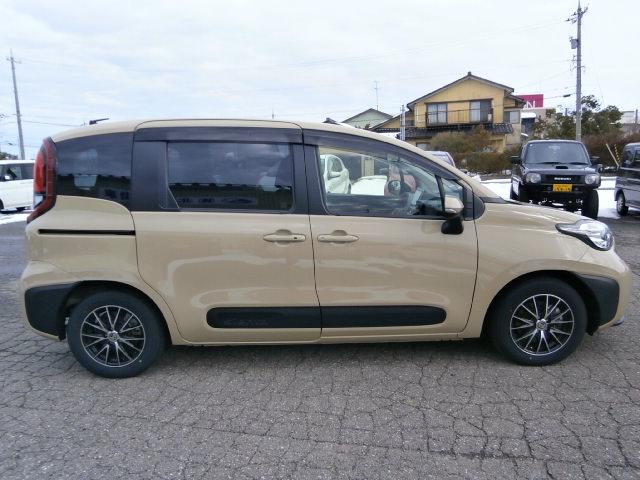 Toyota SIENTA 2024