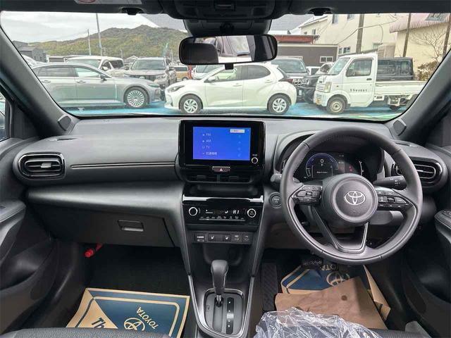 Toyota YARIS CROSS 2025