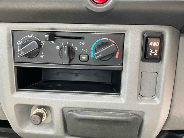 Mitsubishi MINICAB TRUCK 2011