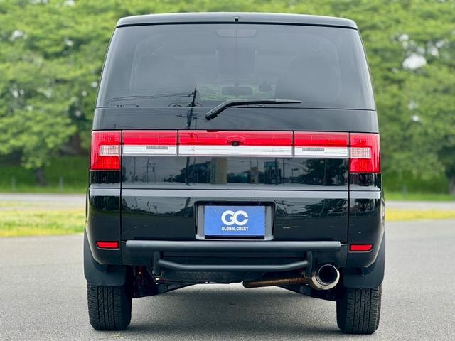 Mitsubishi DELICA D:5 2012
