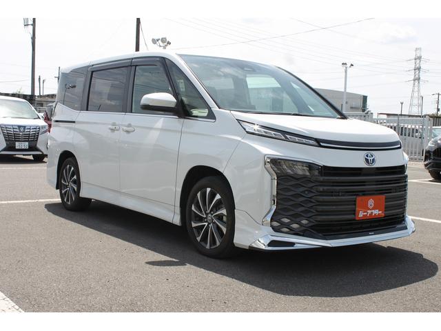Toyota VOXY 2023