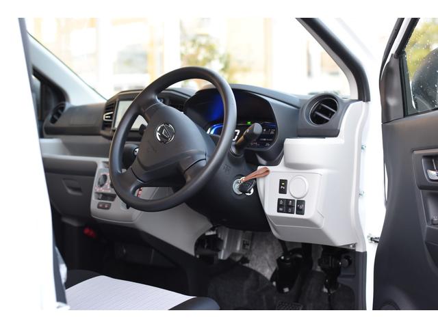 Daihatsu MIRA E:S 2024
