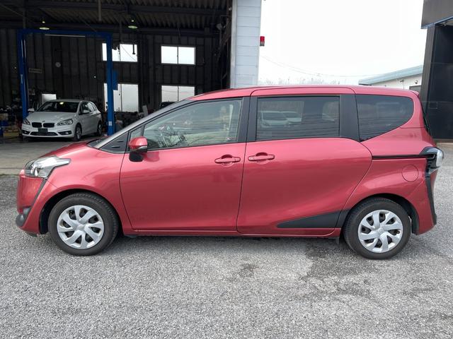 Toyota SIENTA 2015