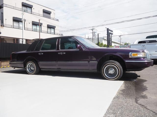 Lincoln LINCOLN TOWNCAR 1995