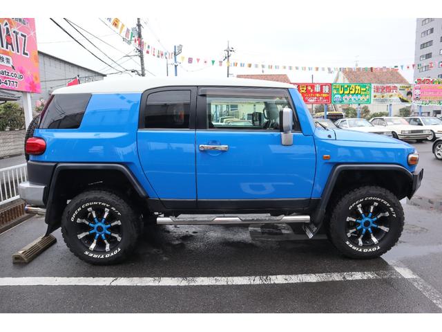 Toyota FJ CRUISER 2011