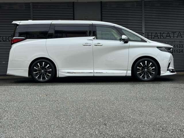 Toyota ALPHARD HYBRID 2025