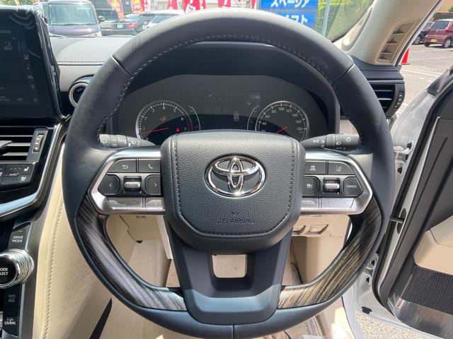 Toyota LAND CRUISER 2025