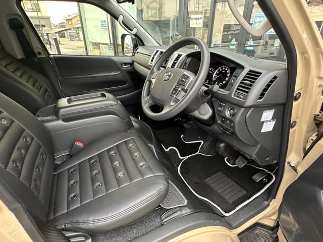Toyota HIACE VAN 2024