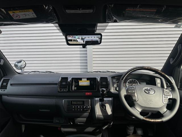 Toyota HIACE VAN 2026