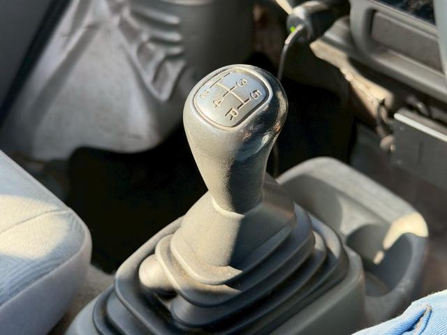 Nissan CLIPPER VAN 2004