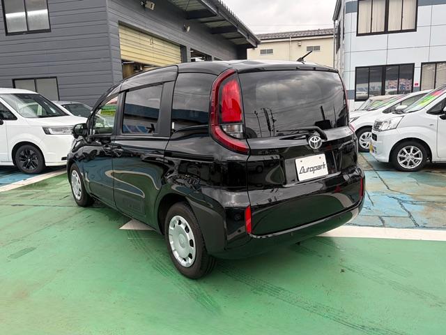 Toyota SIENTA 2023