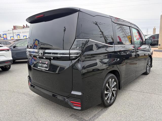 Toyota VOXY 2025