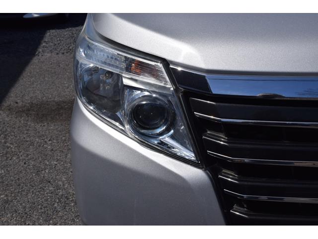 Toyota NOAH 2015