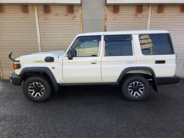 Toyota LAND CRUISER 2025