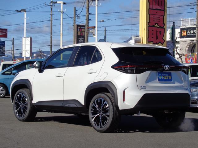 Toyota YARIS CROSS 2025