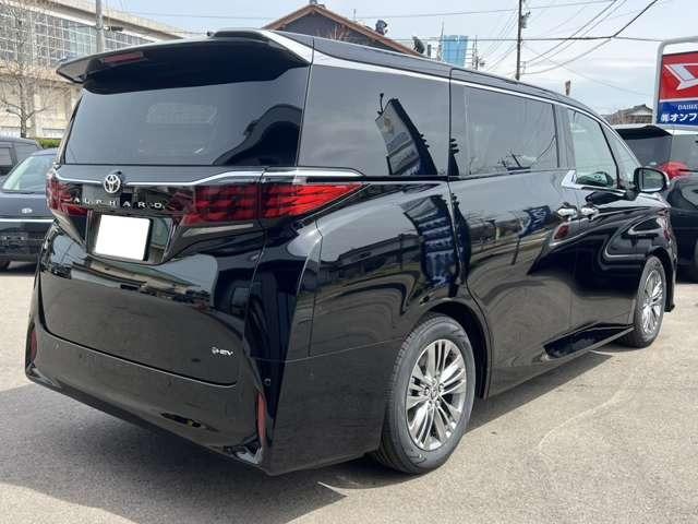 Toyota ALPHARD HYBRID 2026